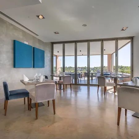 Nau Salgados Lagoas Aparthotel 4*