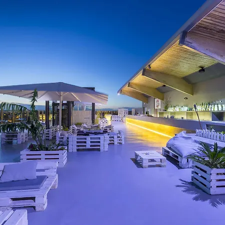 Nau Salgados Lagoas Aparthotel 4*