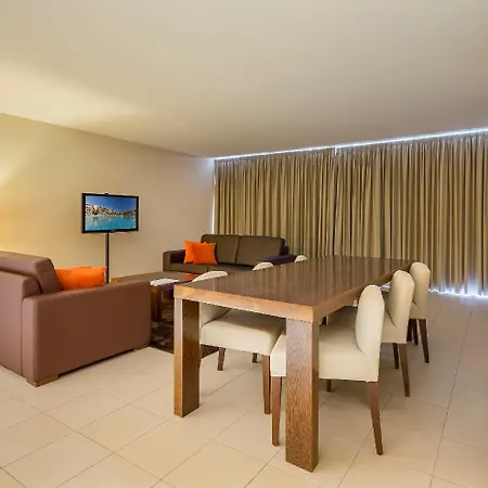 Nau Salgados Lagoas Aparthotel 4*