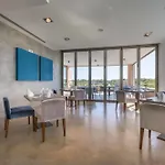Nau Salgados Lagoas Aparthotel 4*
