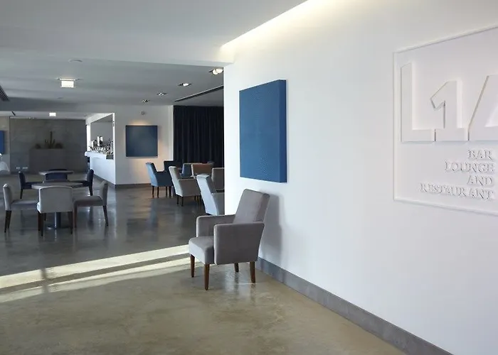 Nau Salgados Lagoas 4* Албуфейра