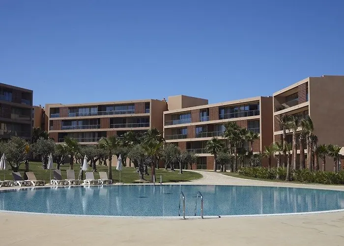 Nau Salgados Lagoas 4* Албуфейра