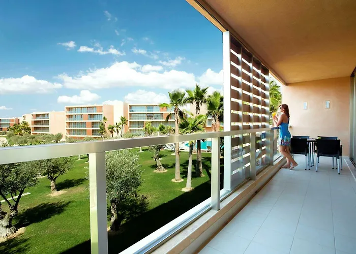 Nau Salgados Lagoas Албуфейра